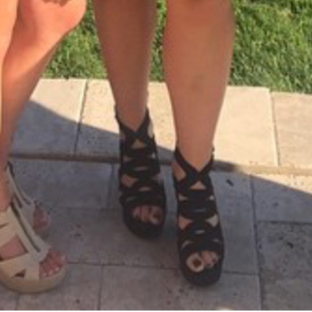 Black Wedges